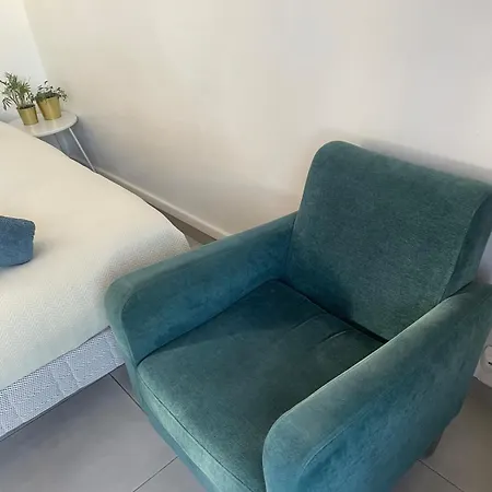 With Beautiful Terrace And Air Conditioning * 몽펠리에