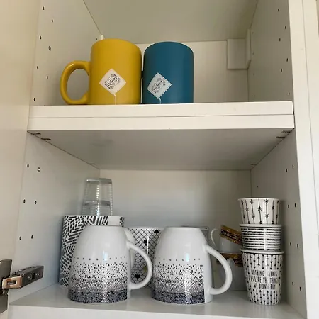 With Beautiful Terrace And Air Conditioning 아파트 *