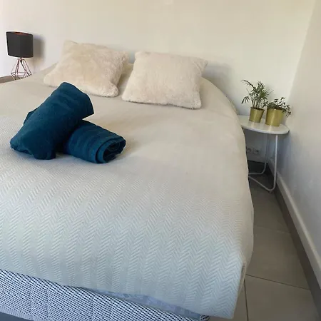 With Beautiful Terrace And Air Conditioning 아파트 몽펠리에